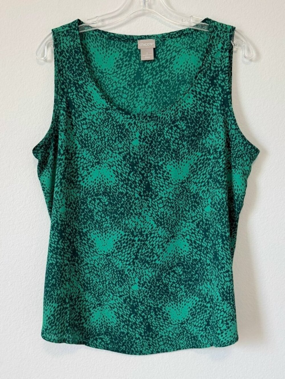 Chico's Sleeveless Scoop Neck Green Tone Animal Print Tank Top Size 2 (12/14)